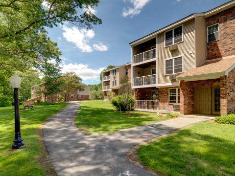 Affordable apartments at Summerhill Glen in Maynard, MA